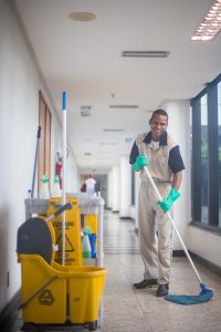 Vacature schoonmaker avond