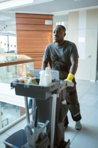 Vacature Schoonmaker Stations